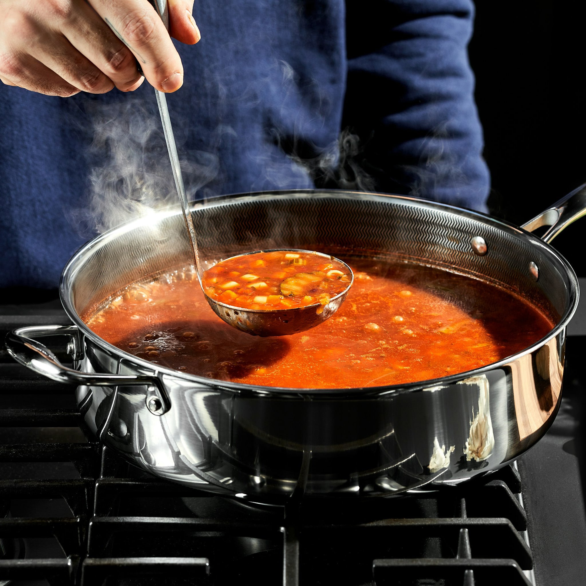 Hybrid Deep Sauté Pan with Lid. 5.5-Qt - Image 8