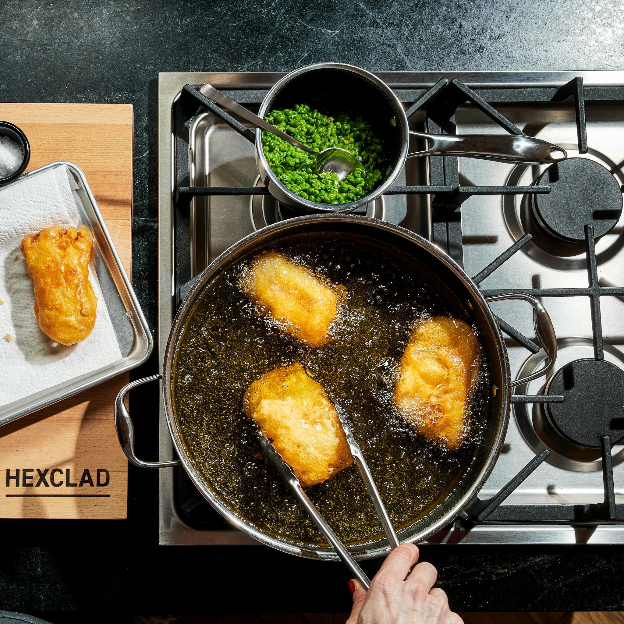 Hybrid Deep Sauté Pan/Chicken Fryer with Lid. 7-Qt - Image 6