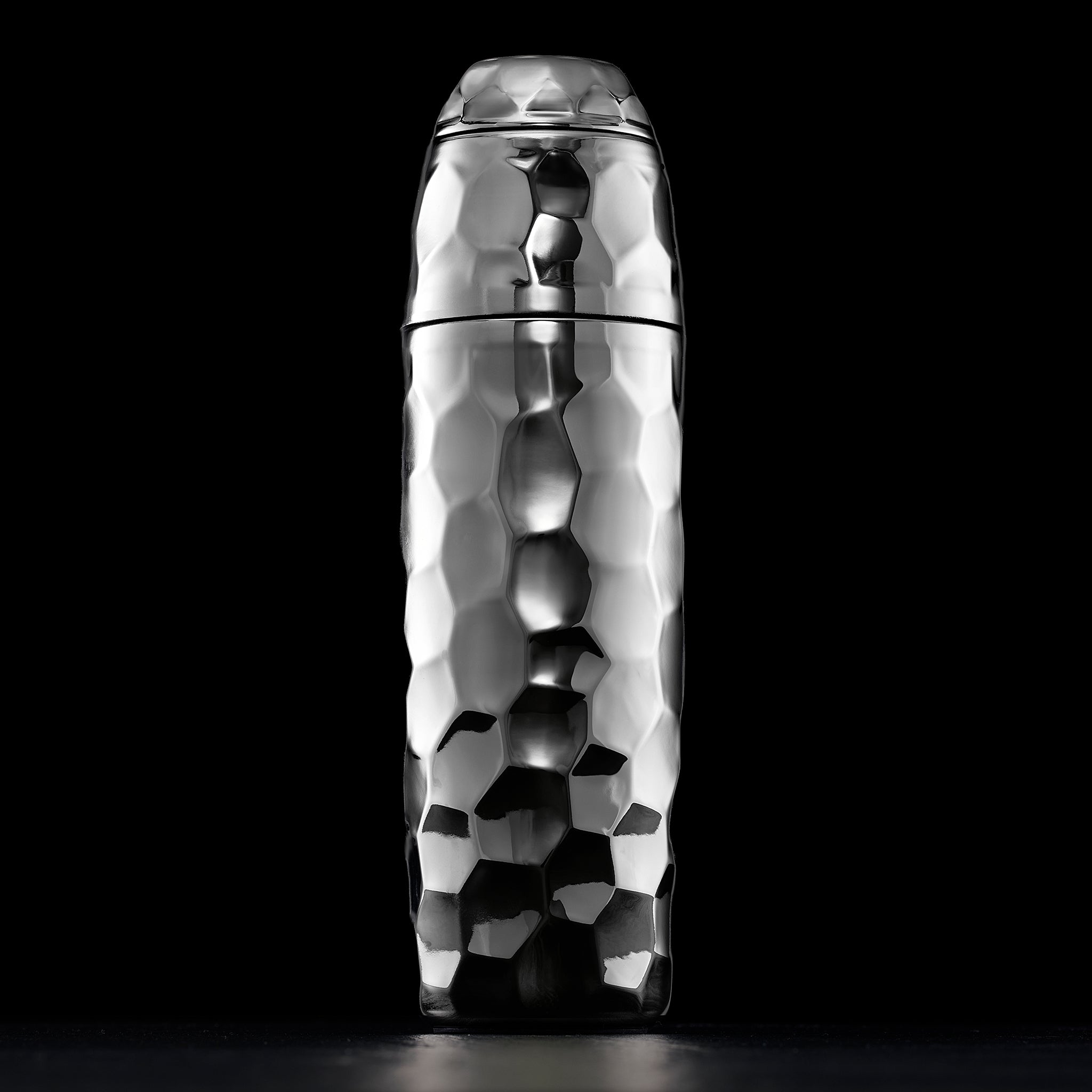 Cocktail Shaker. 25 oz (Chrome)
